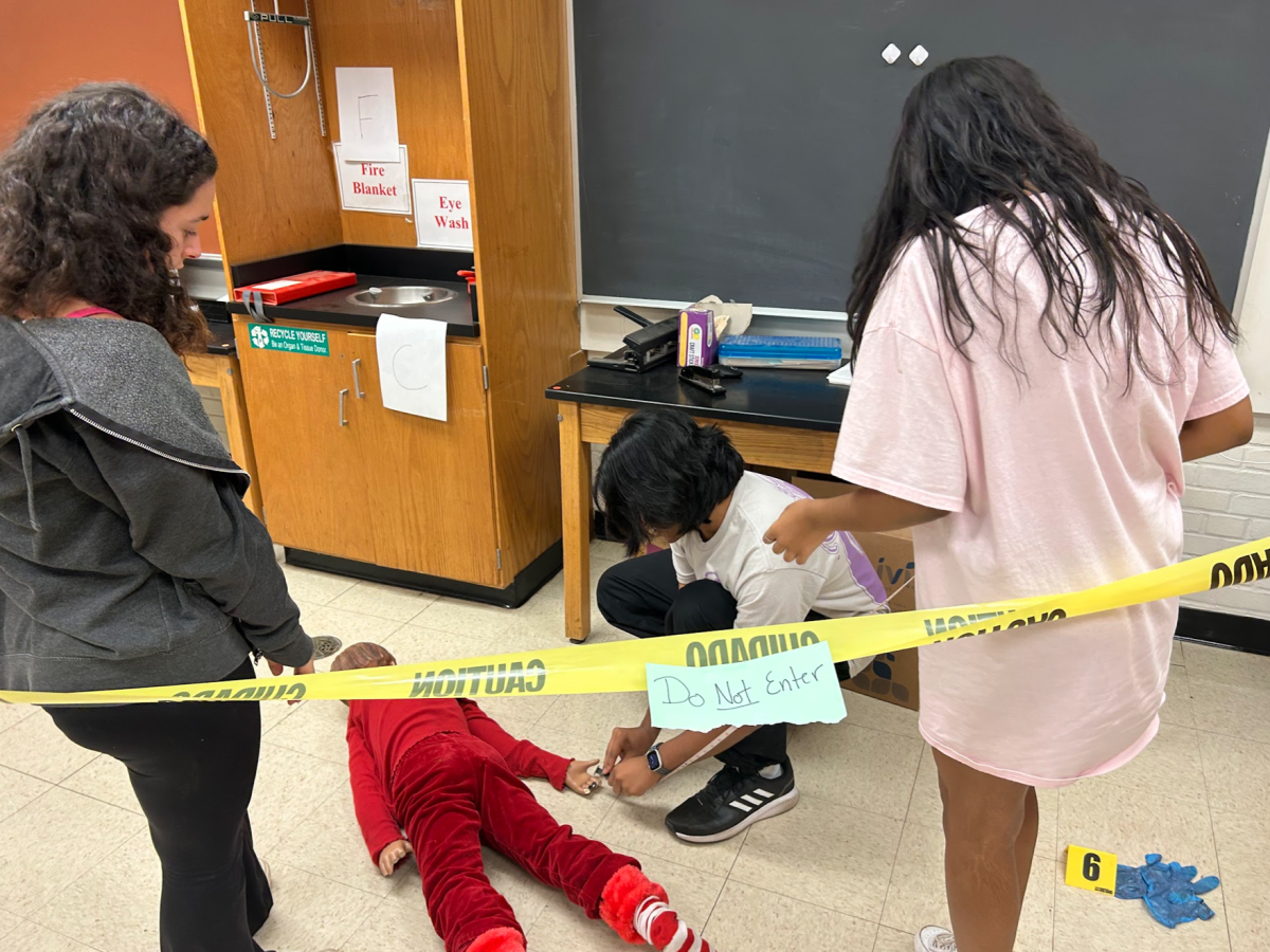 Forensics classes take on crime scene