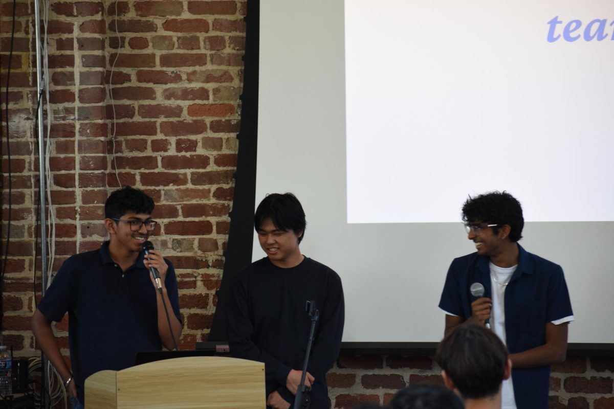 Sarthak Pal-Mahajan talking to the audience